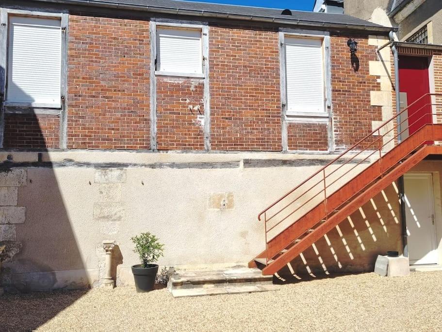 Appartement T2 Independant Au Coeur De La Ville ブールジュ エクステリア 写真