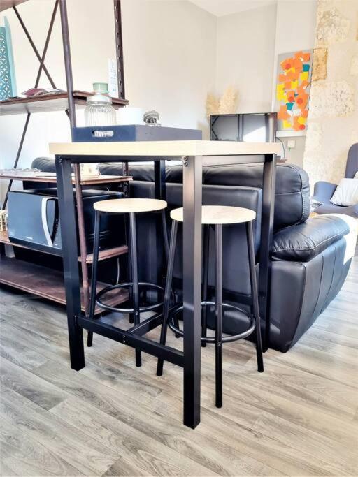 Appartement T2 Independant Au Coeur De La Ville ブールジュ エクステリア 写真